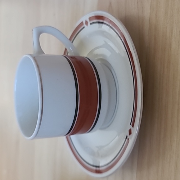A set of 2 cups & saucers with red-maroon and black designs, and golden details - Picture 3 of 6